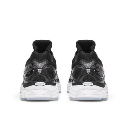 Saucony ProGrid Omni 9 | Noir et Blanche