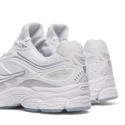 Saucony ProGrid Omni 9 | Full White